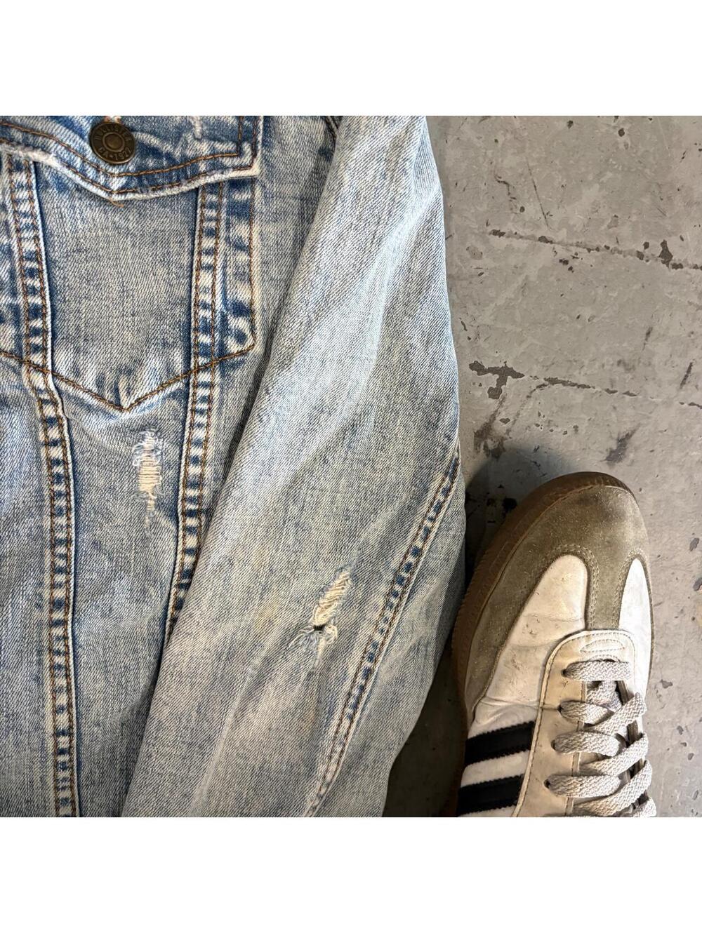 Beautiful Y2K, Hollister, jean jacket. - Picture 4 of 4